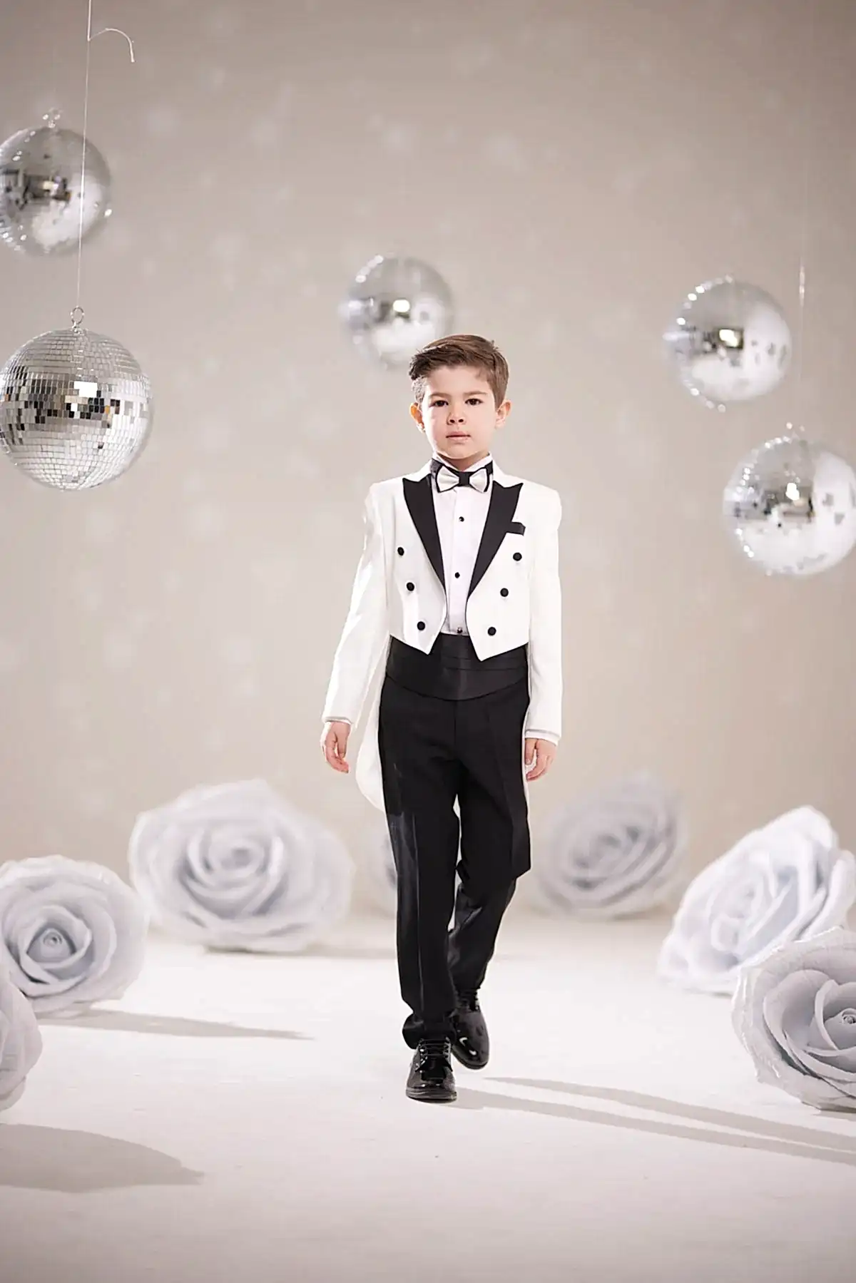 Erkek Çocuk Takım Elbise – Şık ve Klasik Özel Gün Kıyafeti