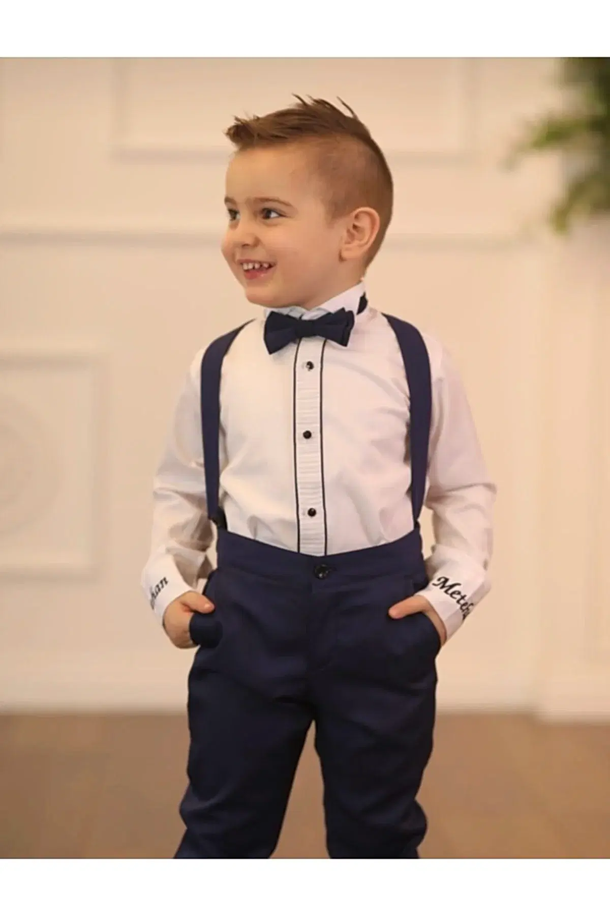 Erkek Çocuk Lacivert Askılı Salopet Takım – Gömlek, Pantolon ve Papyon Seti