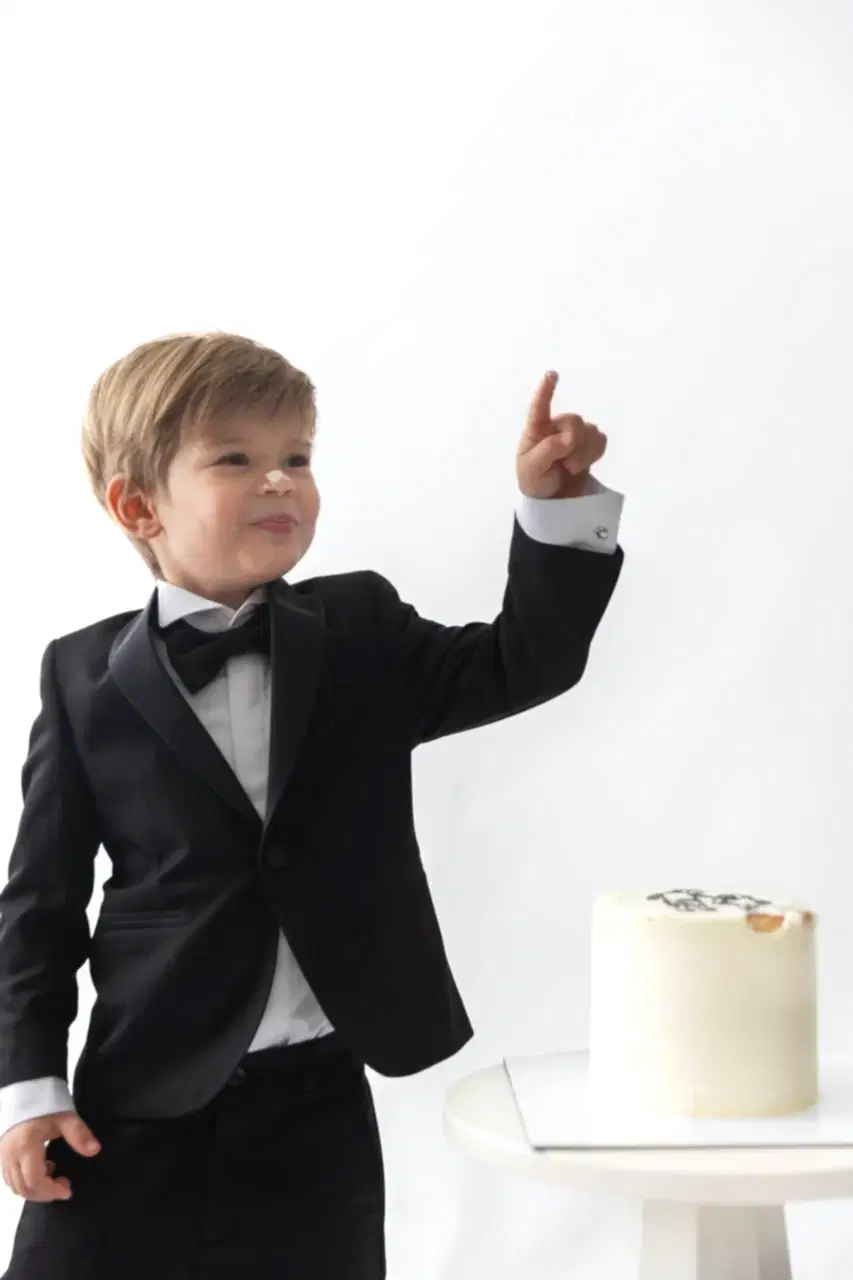 Çocuk Siyah Smokin Takım Elbise (1–14 Yaş) – Ceket Pantolon Gömlek Papyon