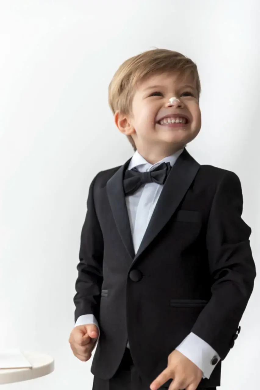 Çocuk Siyah Smokin Takım Elbise (1–14 Yaş) – Ceket Pantolon Gömlek Papyon