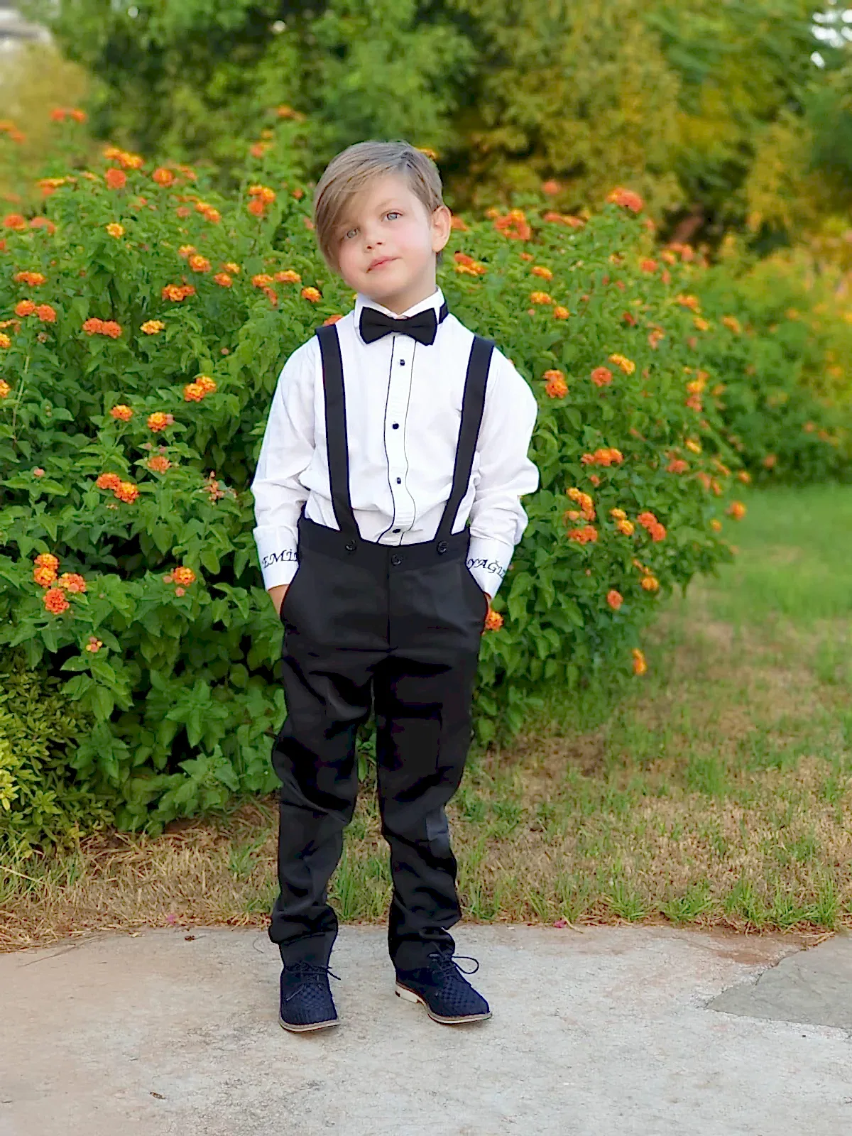 Erkek Çocuk Siyah Askılı Takım – Gömlek, Pantolon ve Papyon Seti (1–10 Yaş)