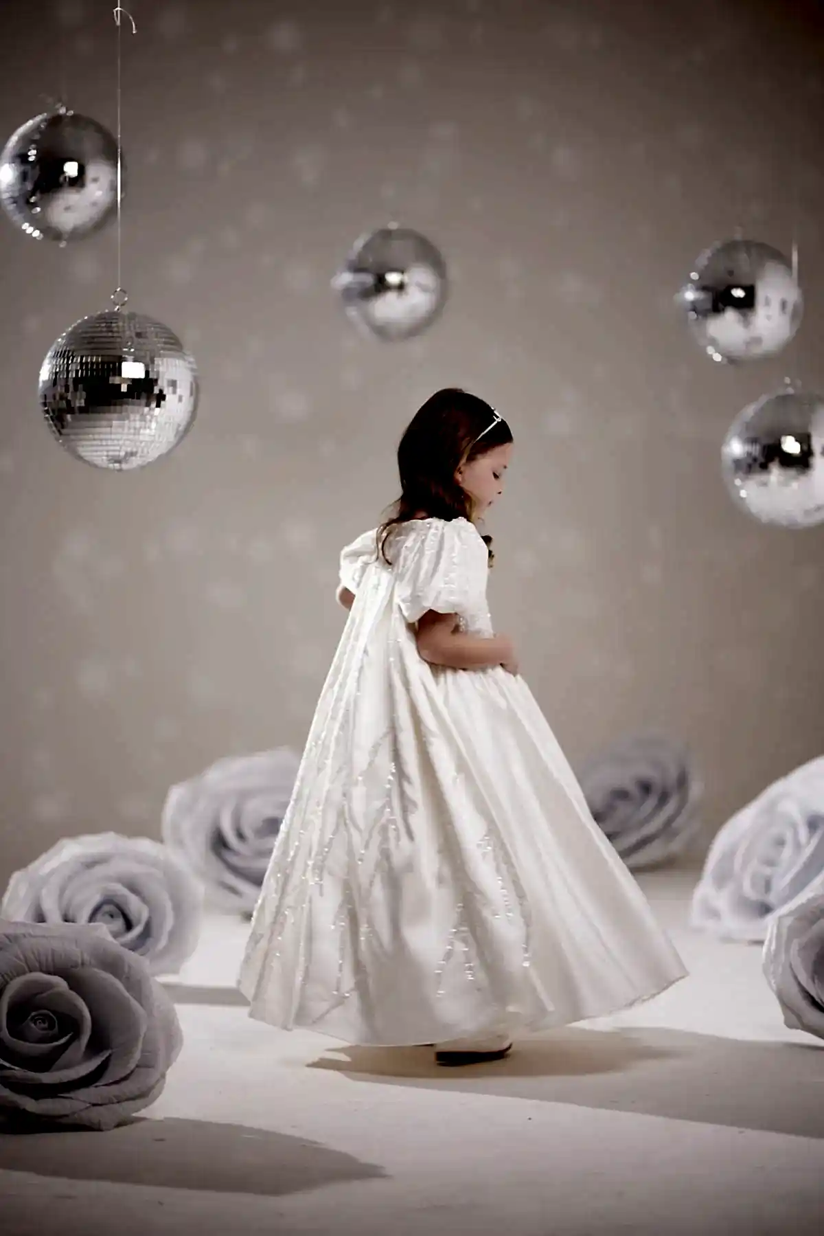 Kız Çocuk Özel Davet Elbisesi – Beyaz Prenses Model