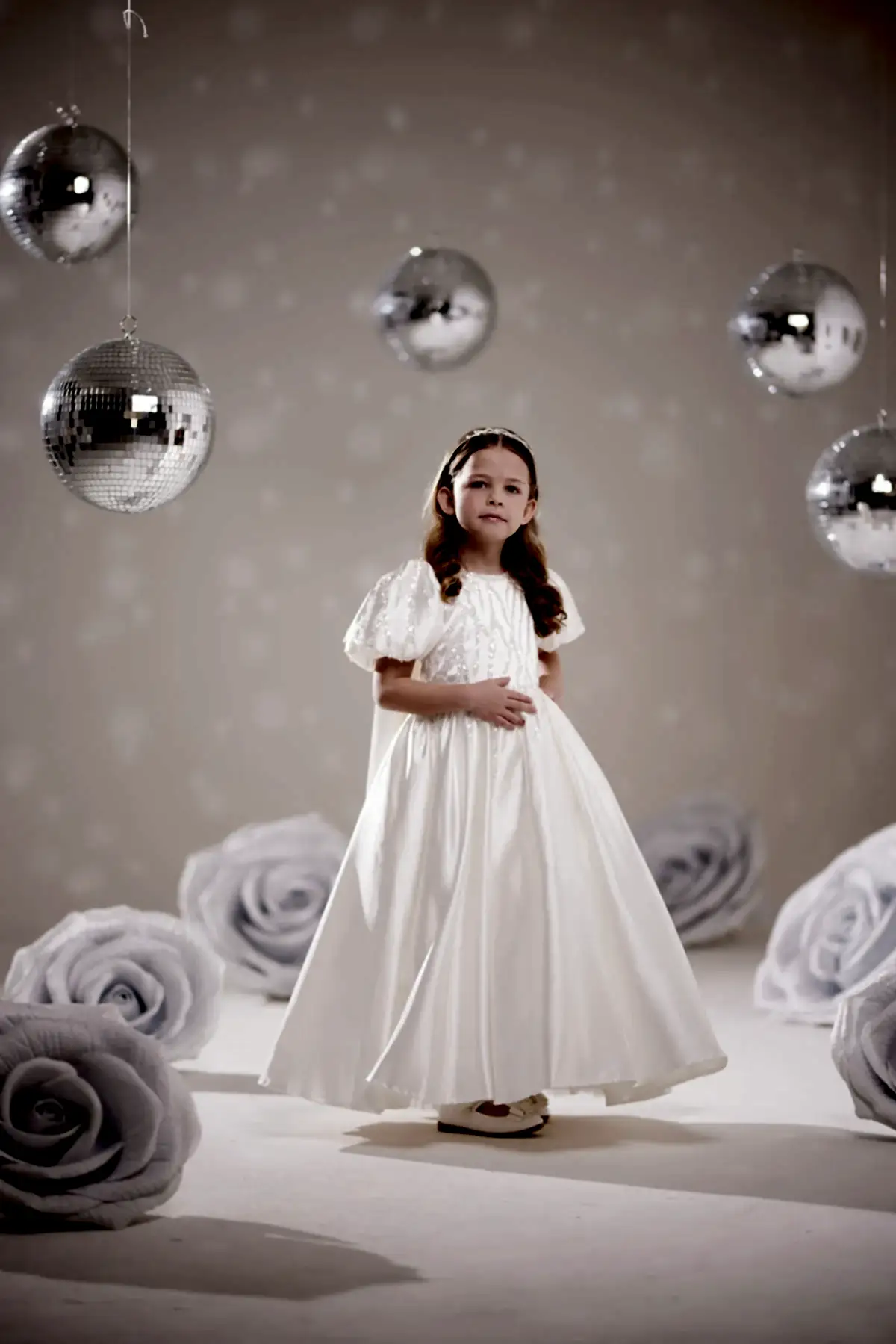 Kız Çocuk Özel Davet Elbisesi – Beyaz Prenses Model