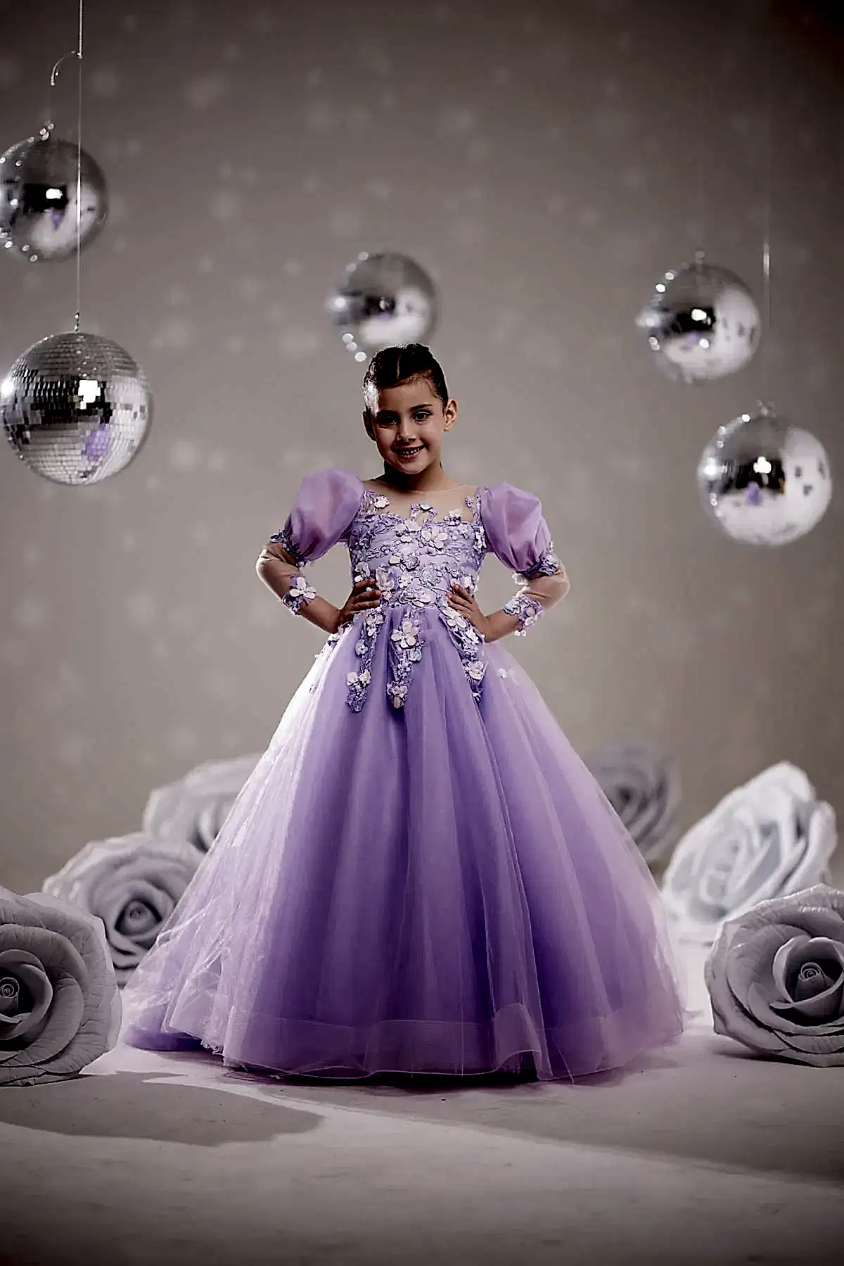 Kız Çocuk Lila Prenses Abiye – 3D Çiçek İşlemeli Tül Elbise, Puff Kol