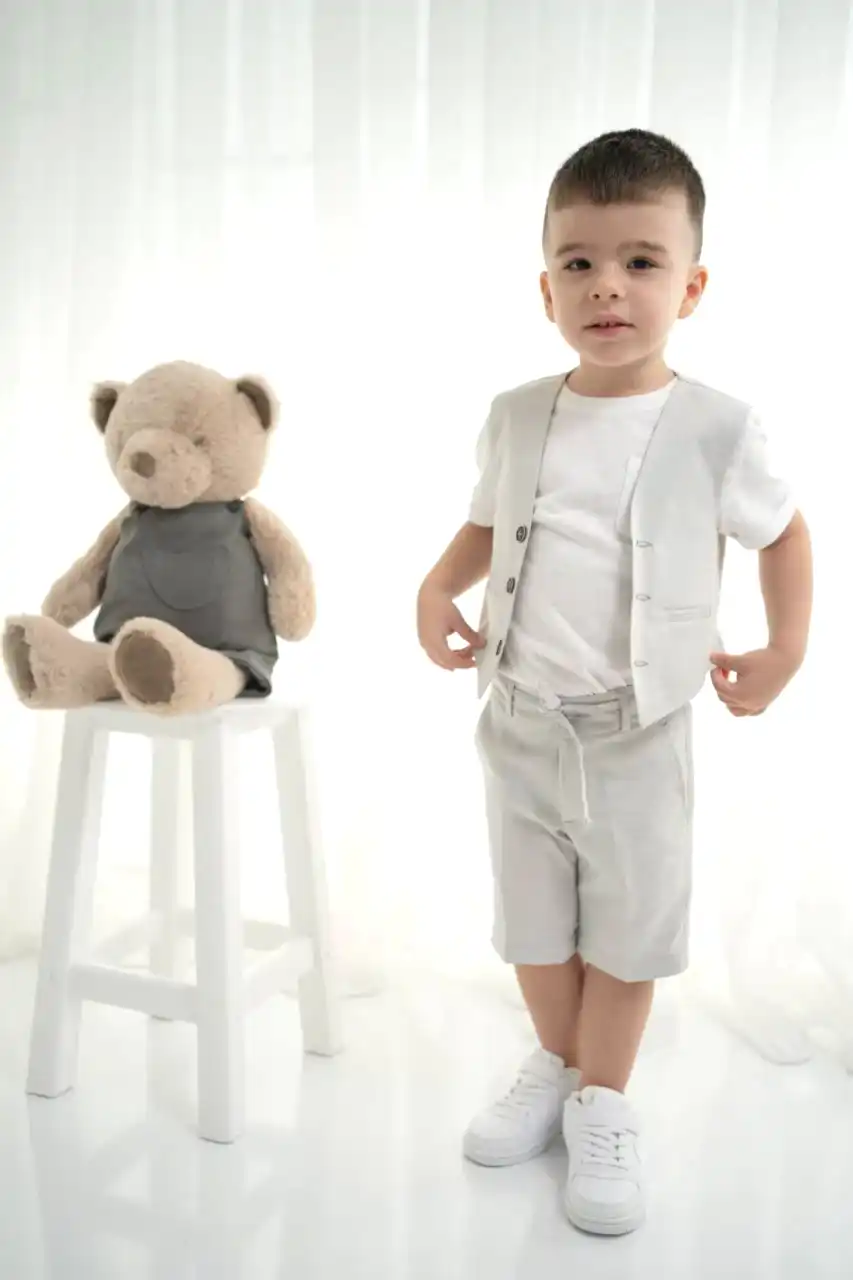 Erkek Çocuk Keten 3’lü Takım – Yelek, Şort ve Thişört