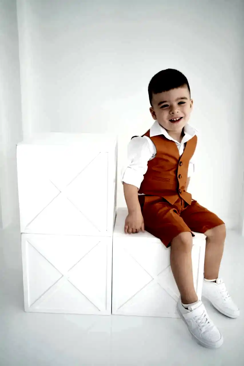 Erkek Çocuk Turuncu Yelekli Şort Takım