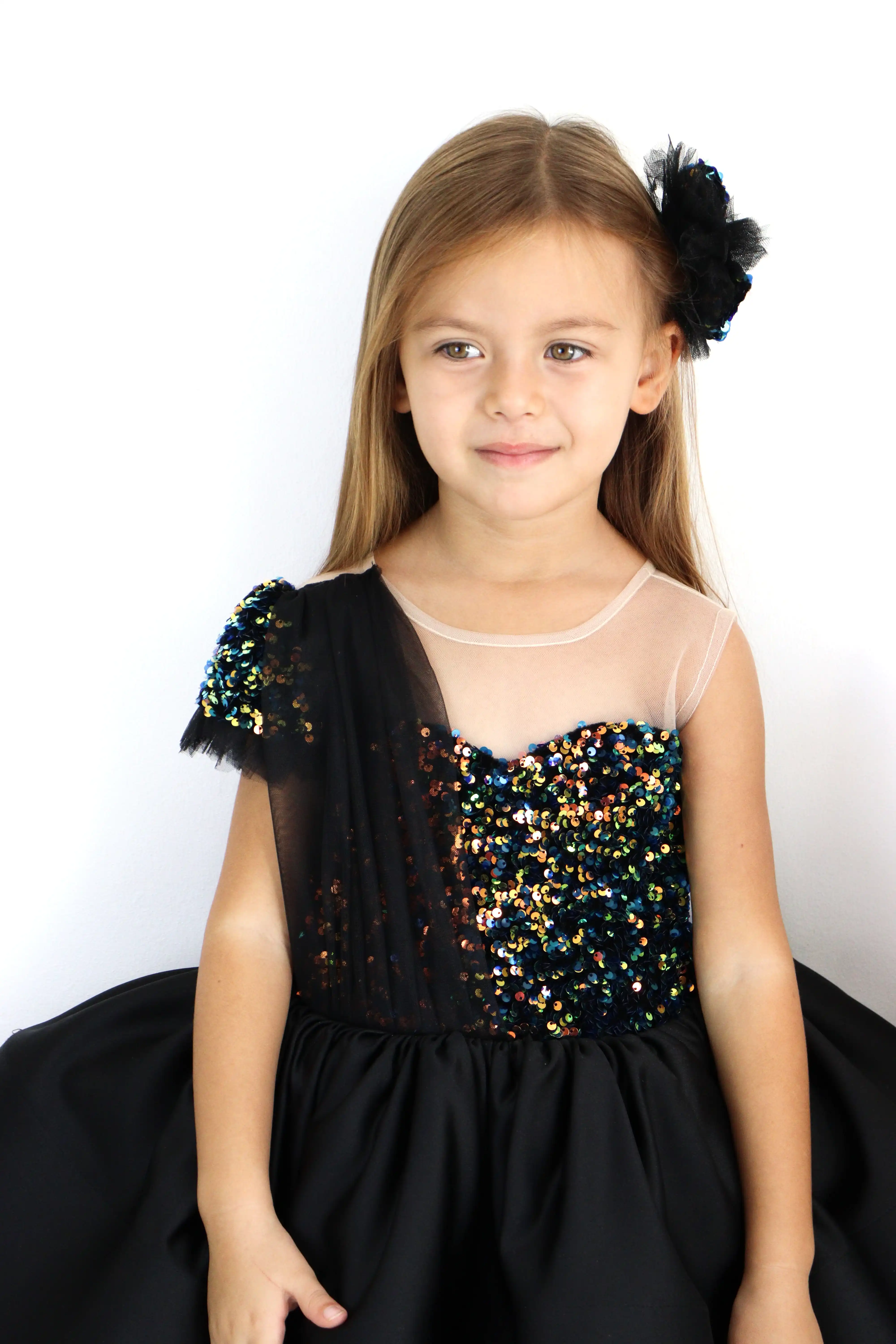 Siyah Pul Detaylı Tek Omuz Prenses Kız Çocuk Elbisesi