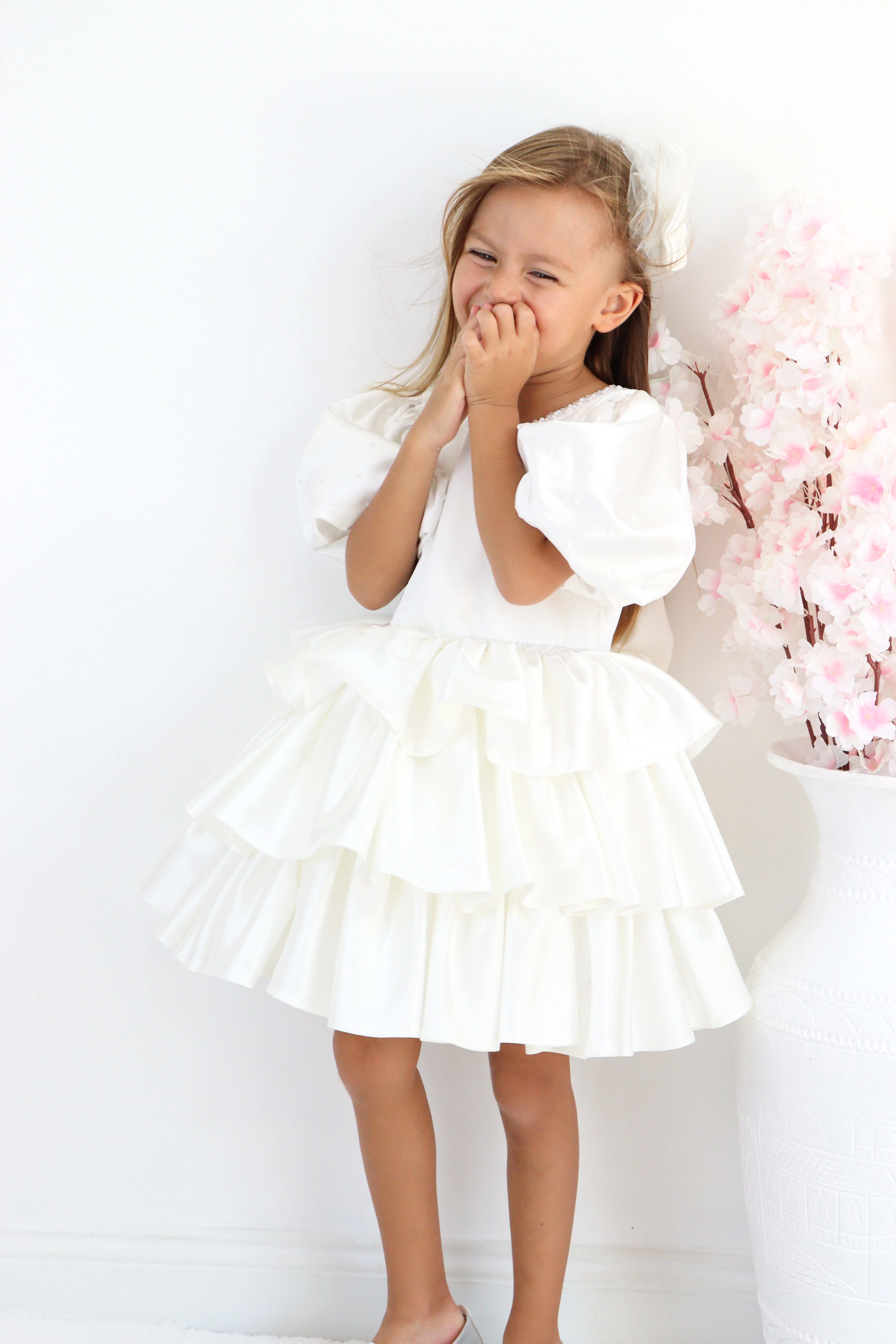Beyaz Saten Kat Kat Kız Çocuk Abiye 1–10 Yaş Özel Gün Elbisesi