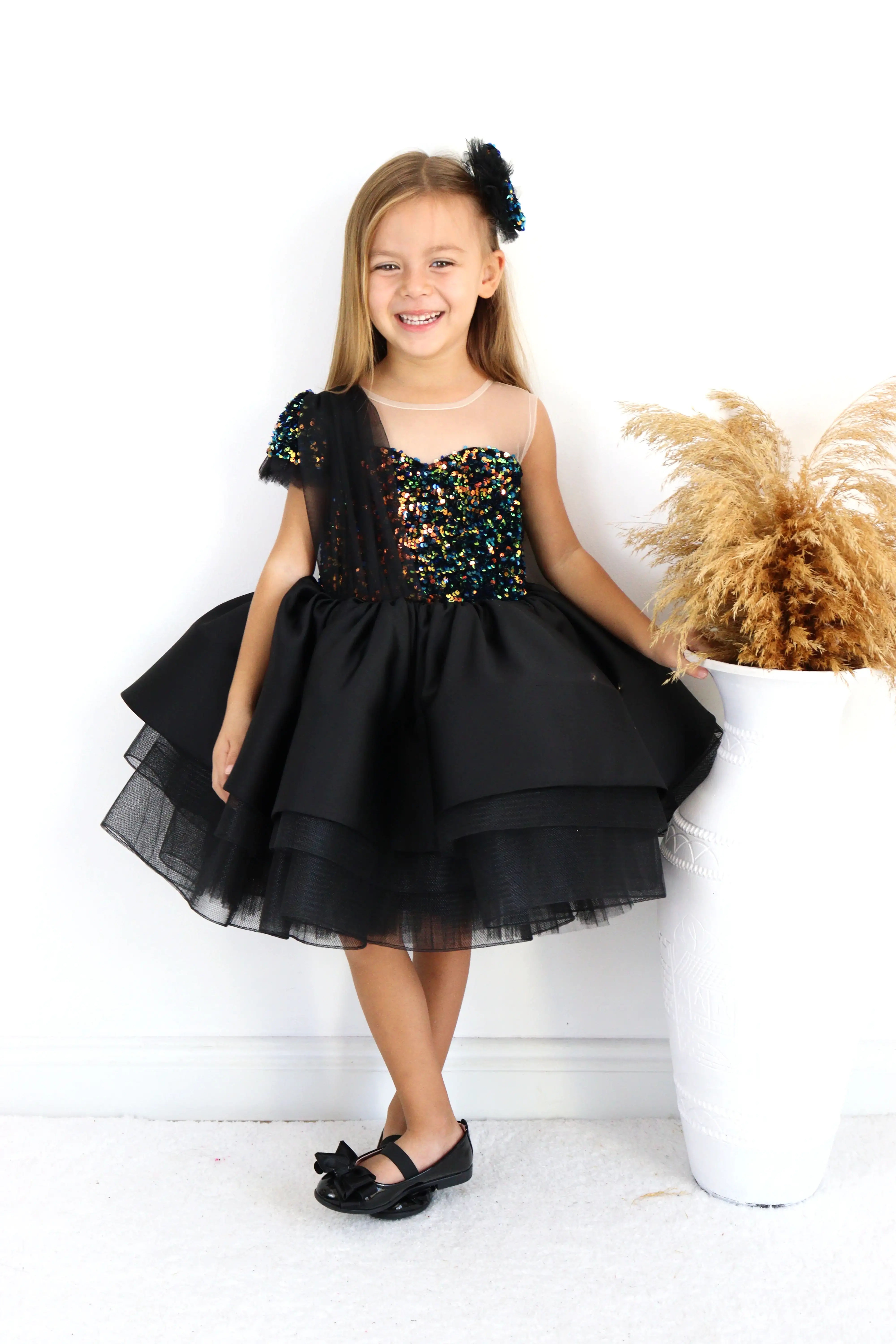 Siyah Pul Detaylı Tek Omuz Prenses Kız Çocuk Elbisesi
