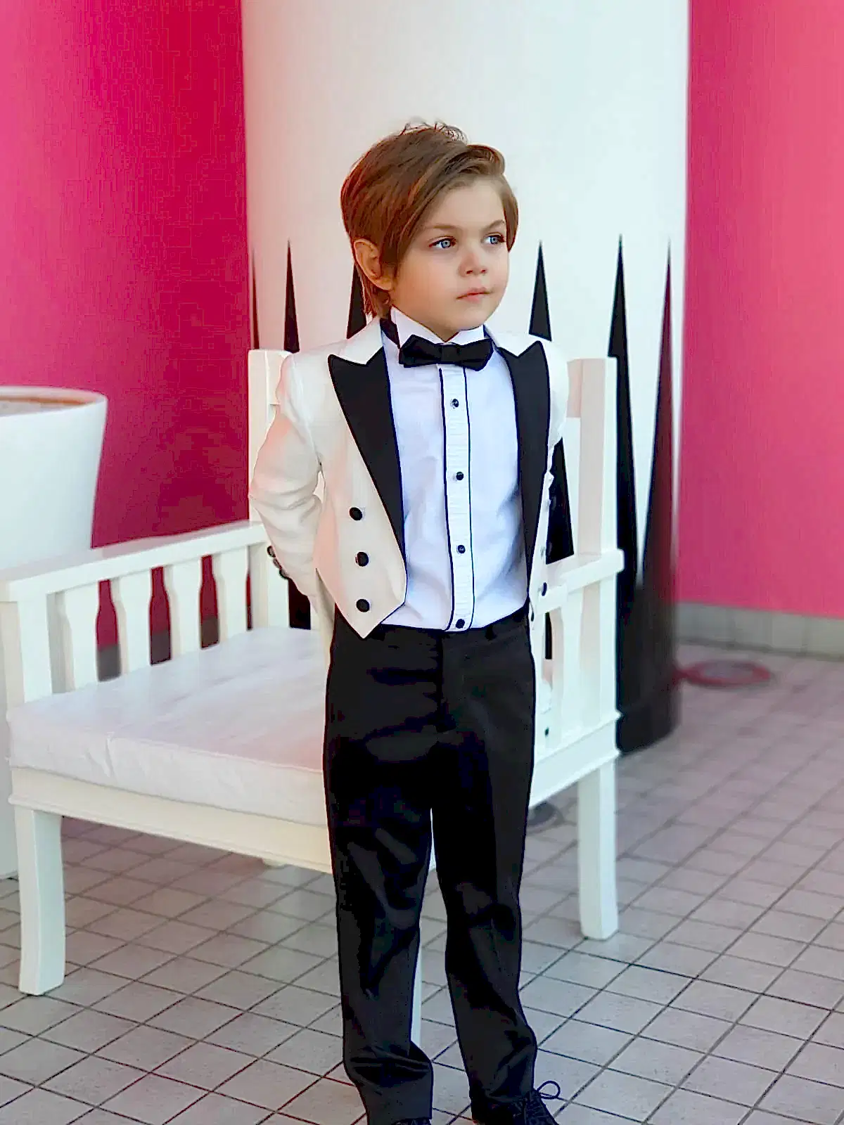 Erkek Çocuk Takım Elbise – Şık ve Klasik Özel Gün Kıyafeti