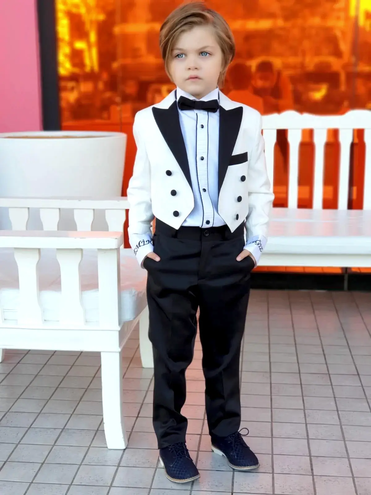 Erkek Çocuk Takım Elbise – Şık ve Klasik Özel Gün Kıyafeti