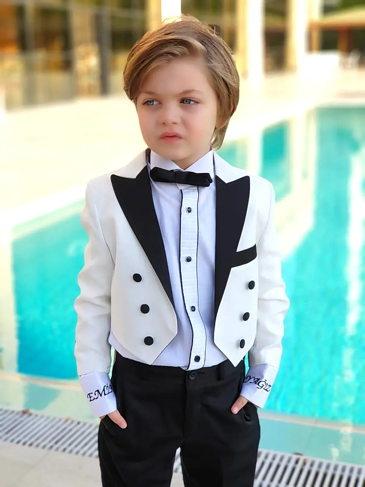 Erkek Çocuk Takım Elbise – Şık ve Klasik Özel Gün Kıyafeti