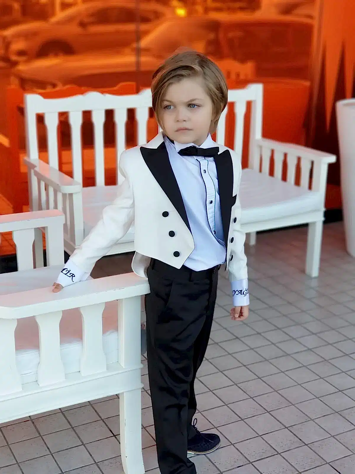 Erkek Çocuk Takım Elbise – Şık ve Klasik Özel Gün Kıyafeti