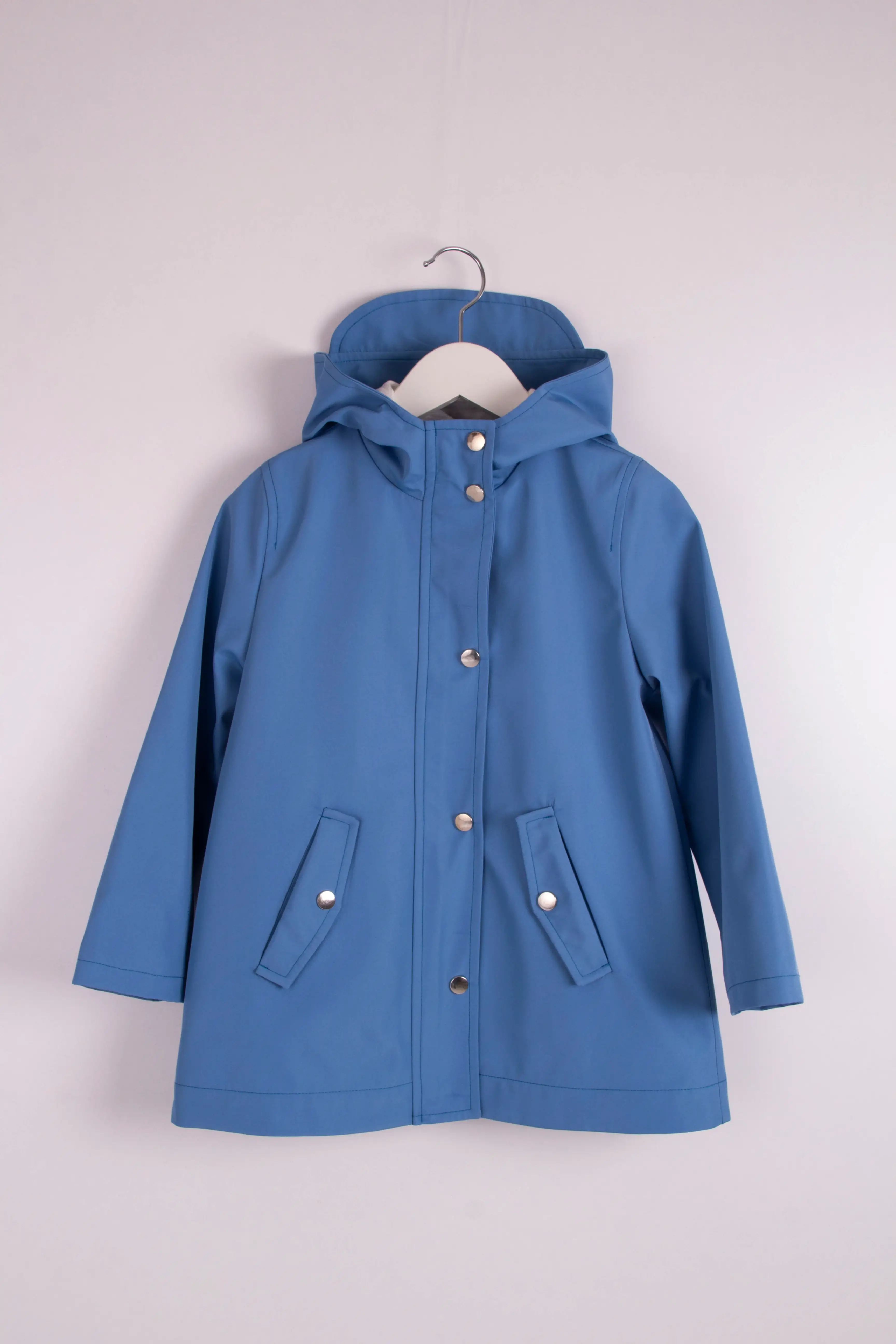 Çocuk Mavi Kapüşonlu Su Geçirmez Mont – Cepli