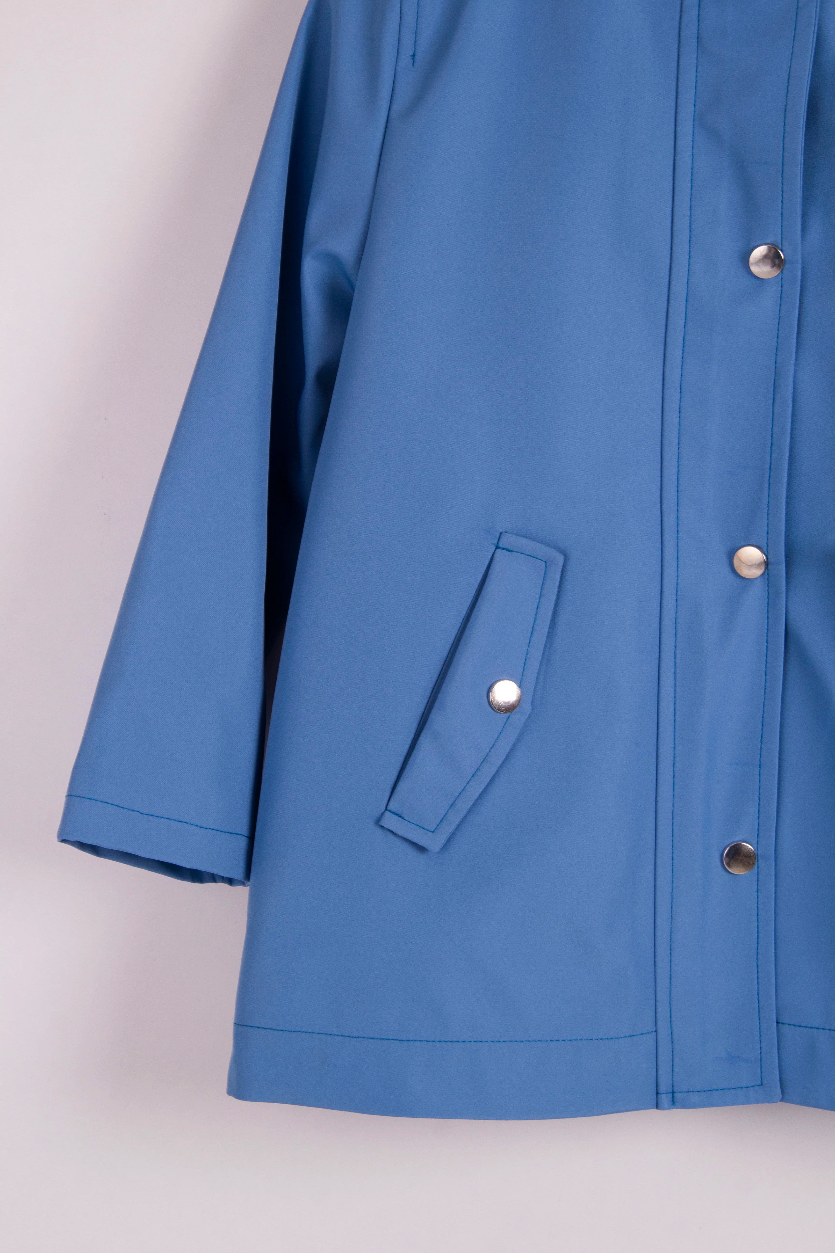 Çocuk Mavi Kapüşonlu Su Geçirmez Mont – Cepli