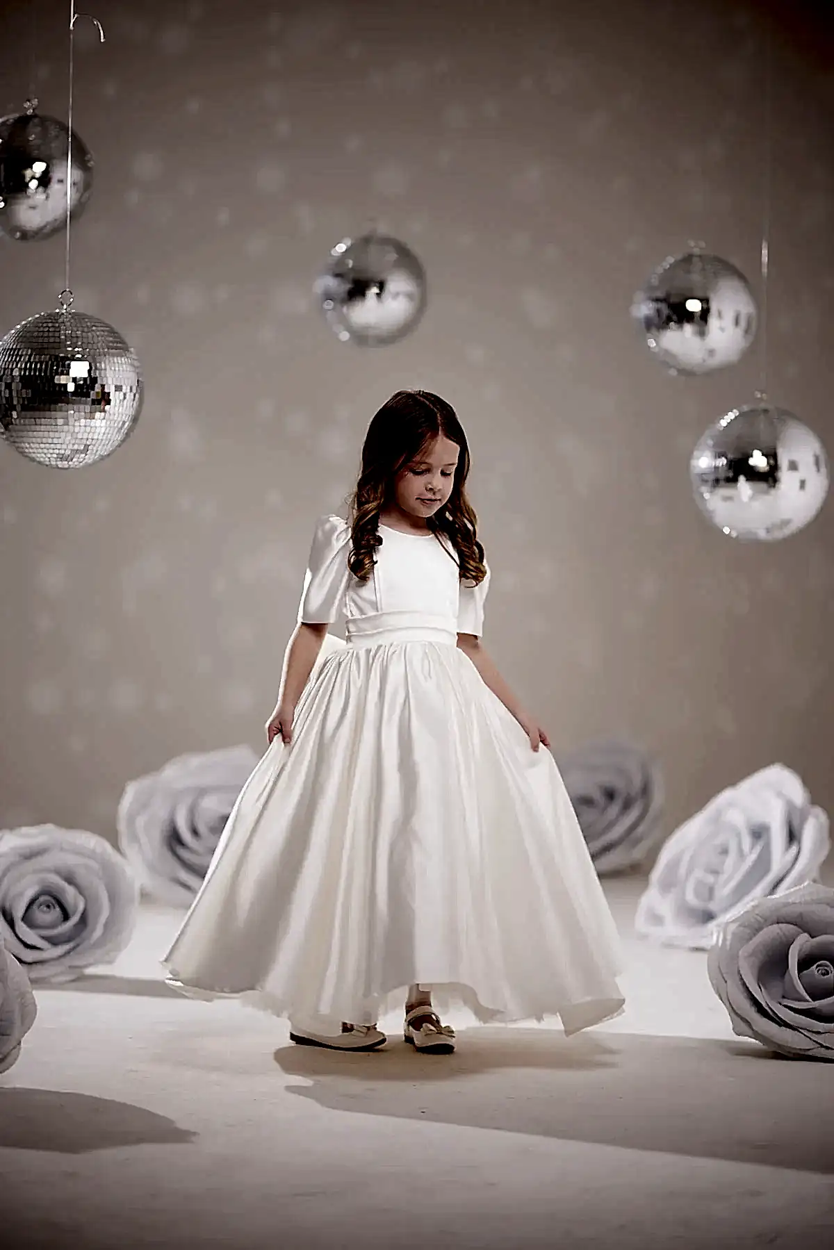 Kız Çocuk Beyaz Prenses Elbisesi – Dantelli ve Kabarık Abiye | 1-10 Yaş