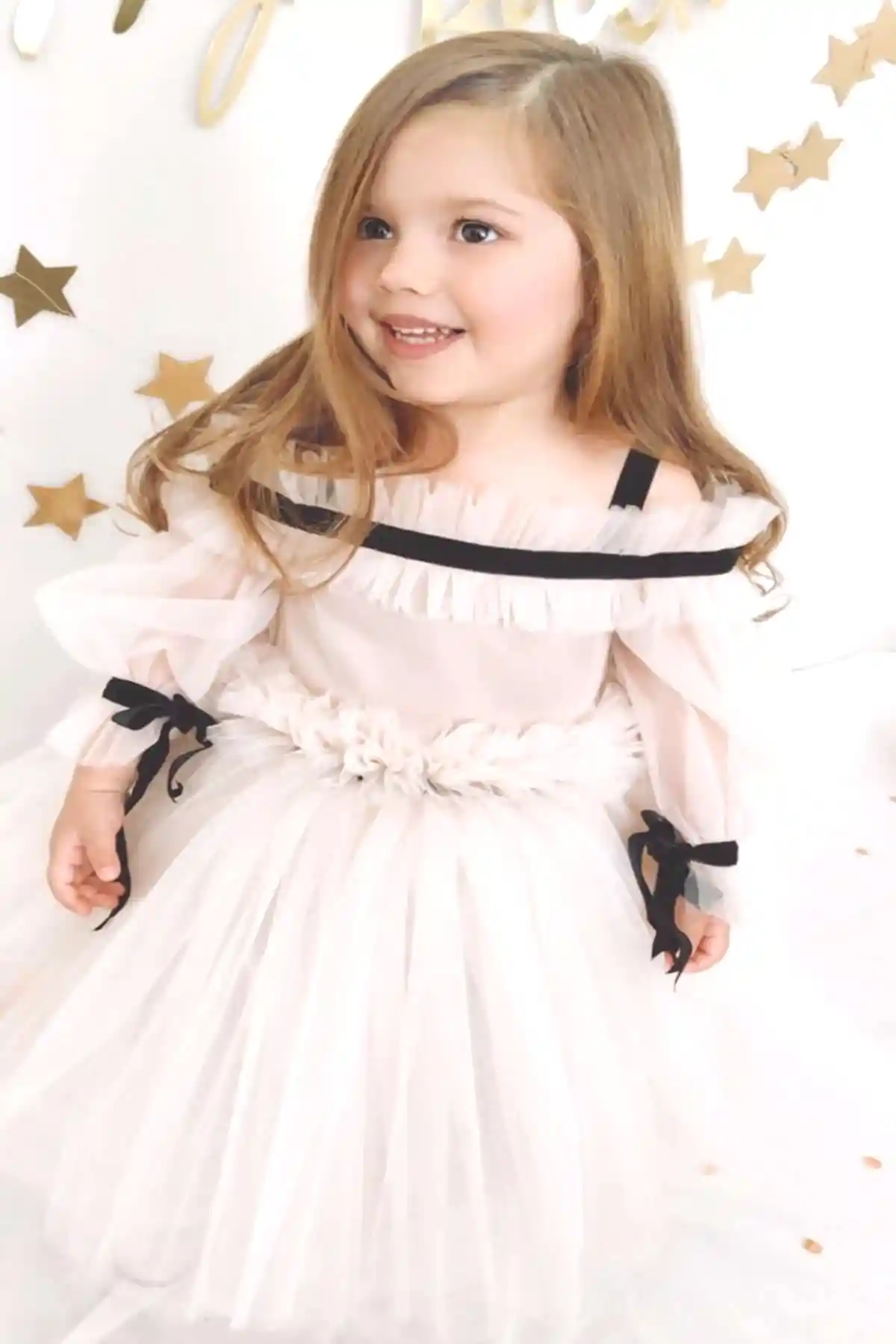 Kız Çocuk Pudra Tül Prenses Elbisesi – Siyah Kurdele Detaylı