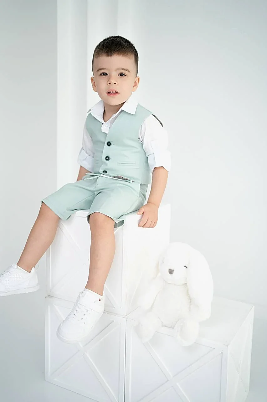 Mint Yeşili Erkek Çocuk 3’lü Takım – Yelek, Şort ve Gömlek