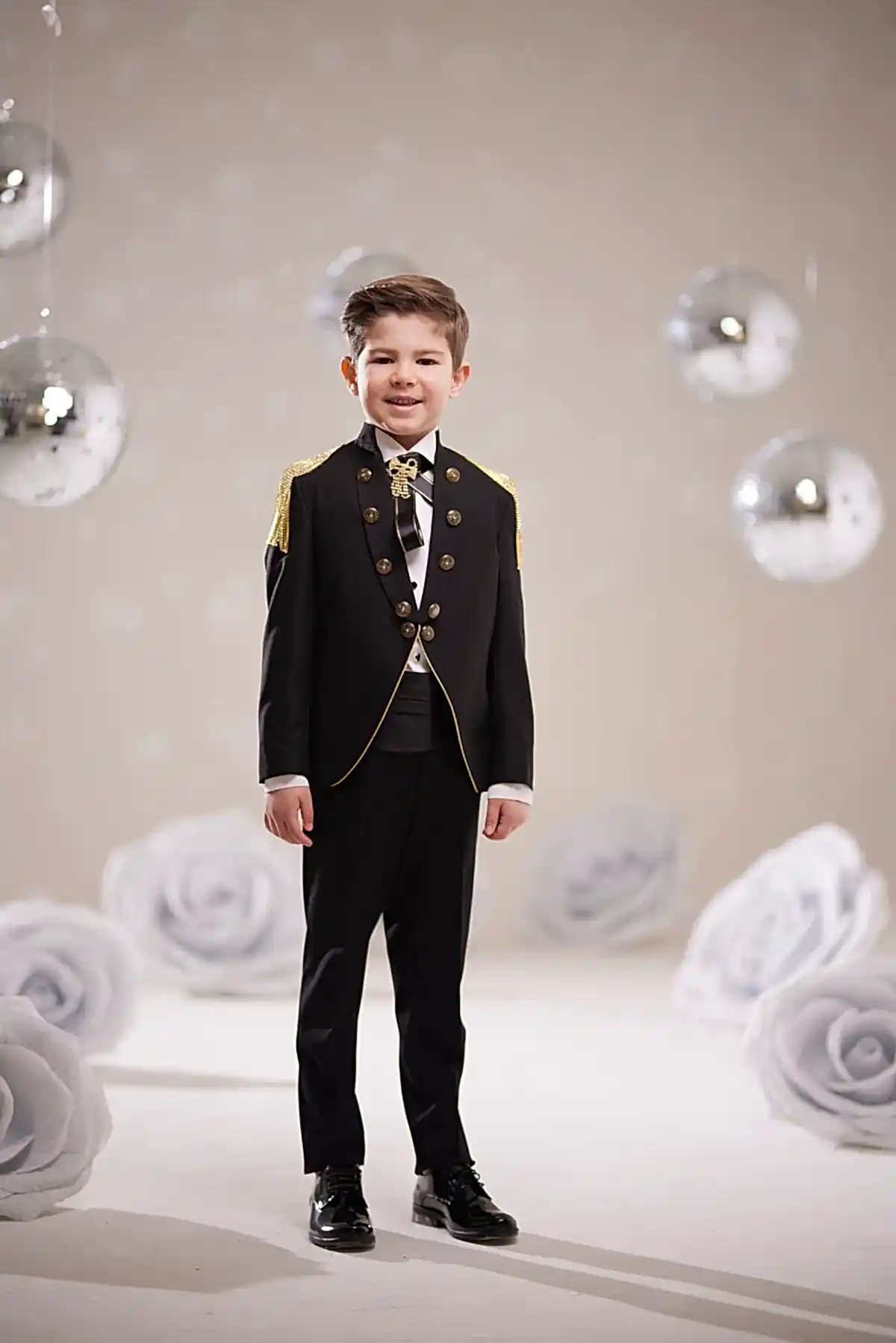 Çocuk Apoletli Taşlı Özel Tasarım Takım Elbise (1–14 Yaş)