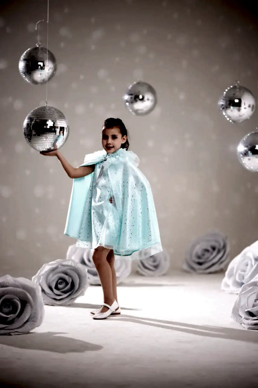Kız Çocuk Işıltılı Tül Pelerin