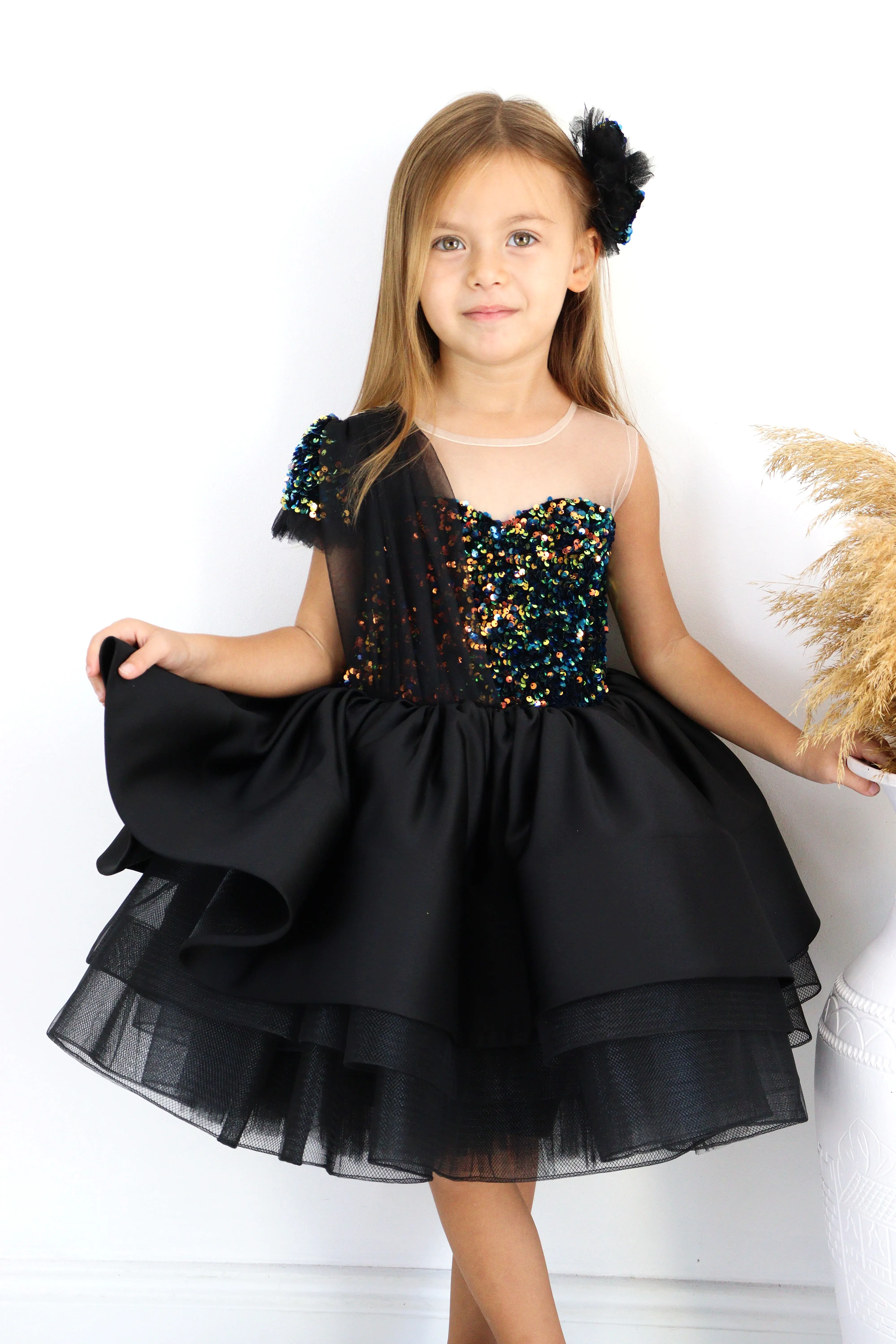 Siyah Pul Detaylı Tek Omuz Prenses Kız Çocuk Elbisesi