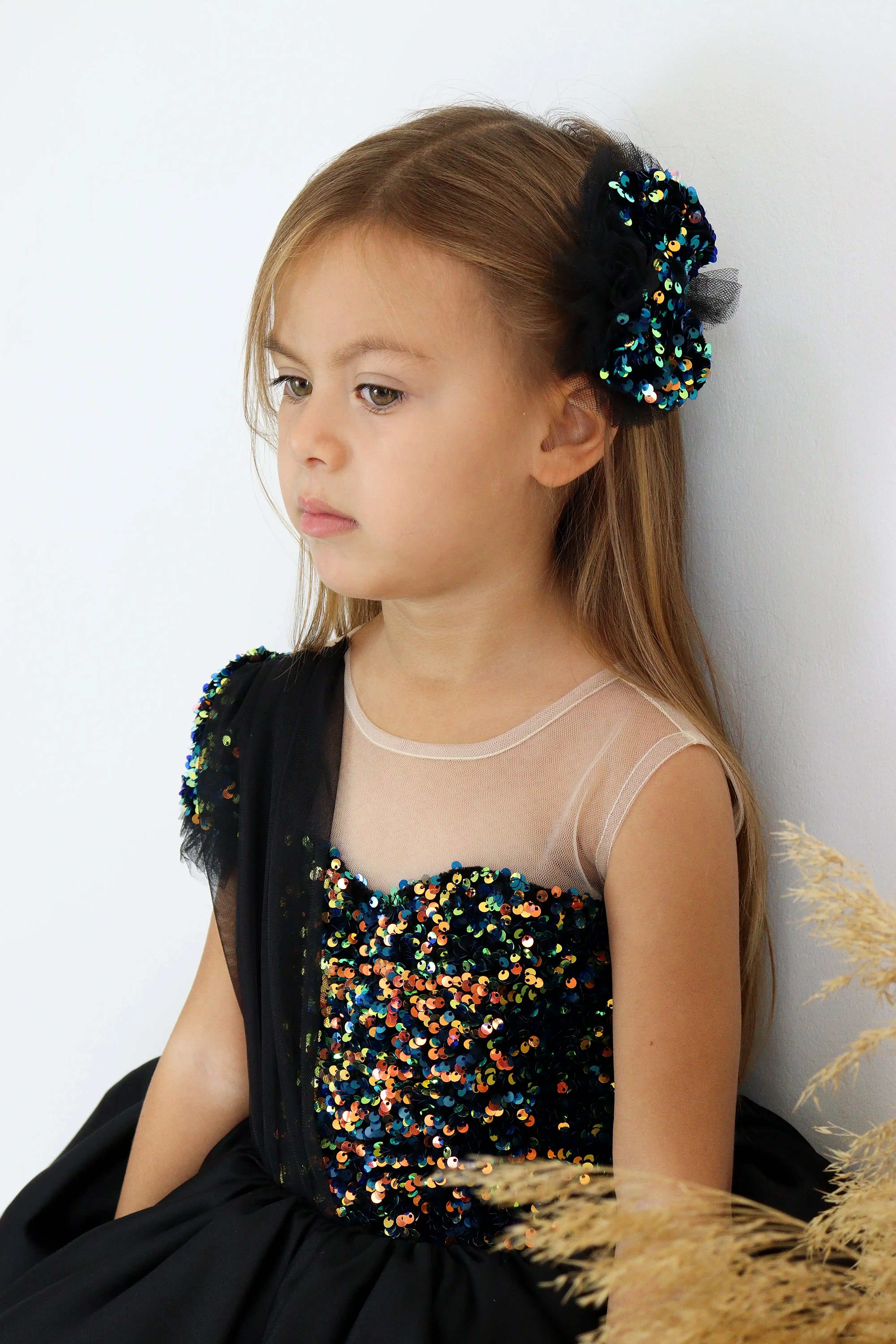 Siyah Pul Detaylı Tek Omuz Prenses Kız Çocuk Elbisesi