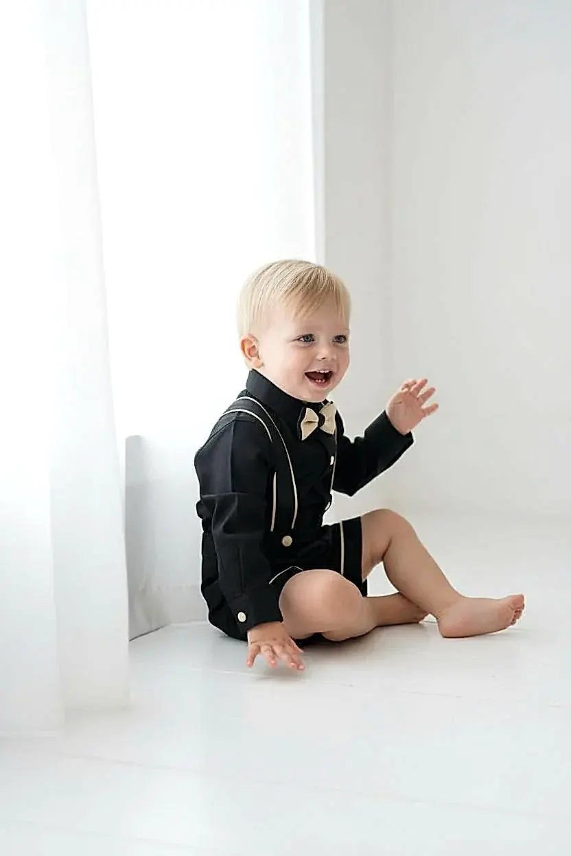 Erkek Çocuk Siyah Gold Askılı Şort Takım Papyonlu Özel Gün Kombini