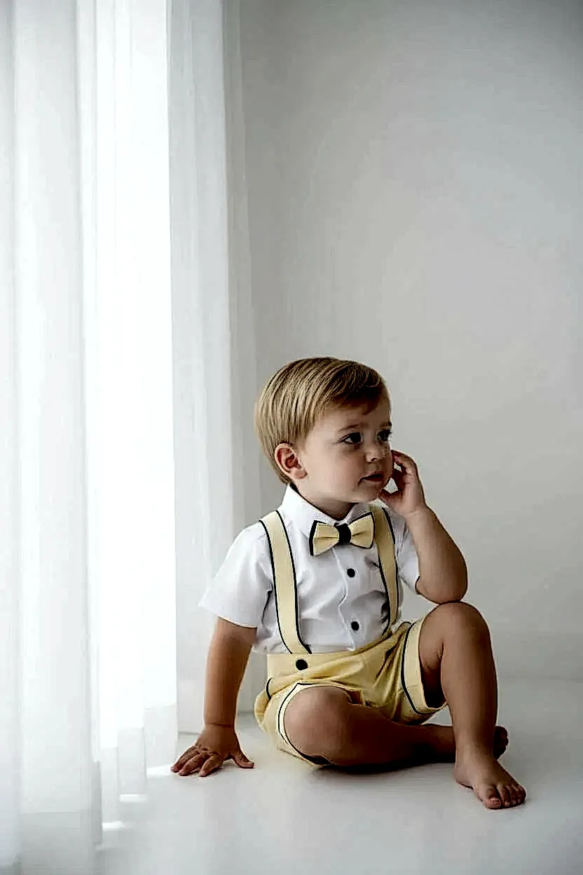 Erkek Bebek Sarı Askılı Şort Takım  Papyonlu Özel Gün Kombini